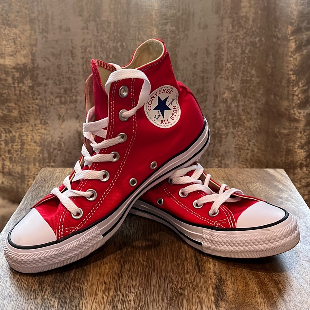 Converse , Chuck Taylor All Star Classic in Red Size Women’s 6.5 /Men’s 4.5.